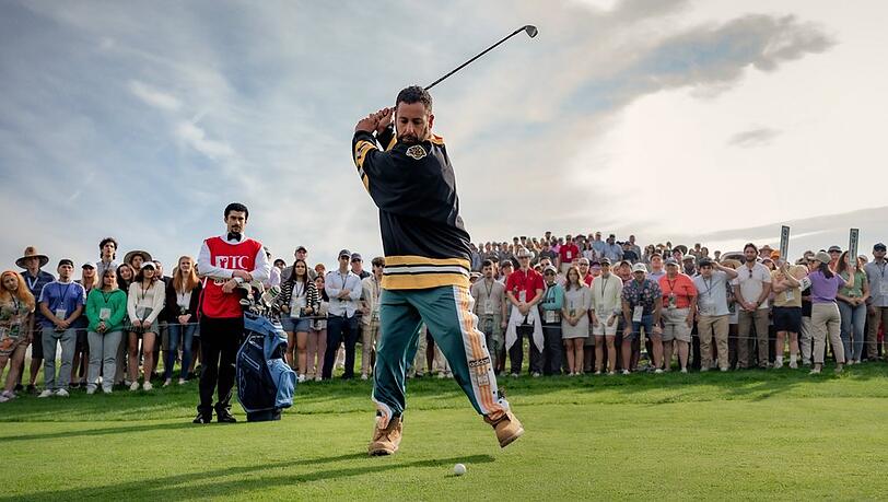 Adam Sandler (v.) in "Happy Gilmore 2".