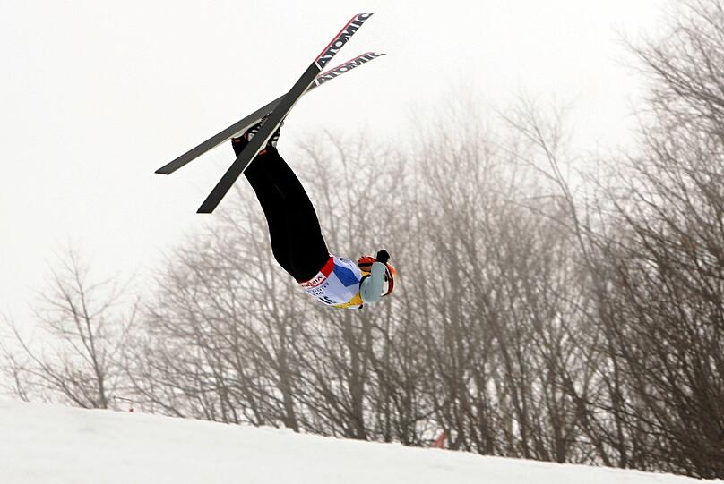 23.2.2007: Den Japaner Daito Takahashi dagegen trifft es an diesem Tag härter. Er wird von einer Windböe erfasst und knallt nach 55 Metern mit dem Rücken auf den Boden. Takahashi bricht sich dabei die Schulter und muss in einer Klinik operiert werden.
