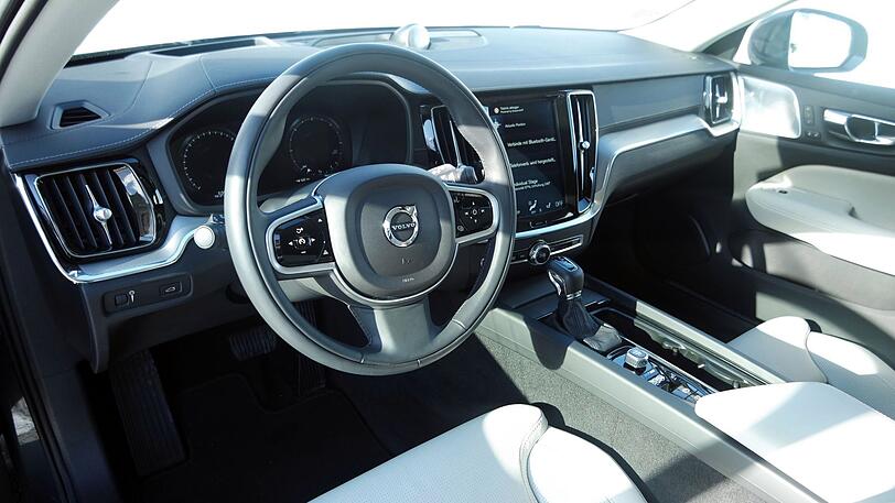 Typisch Volvo: Das Bedienkonzept mit großem Touchscreen kennzeichnet inzwischen alle Fahrzeuge der schwedischen Marke.