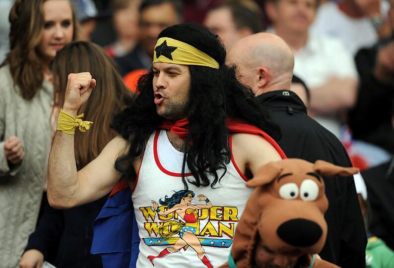 Nicht nur die Sportler, auch die Fans gaben in den vergangenen zwei Wochen bei den olympischen Spielen in London richtig Gas. Mal ausgefallen und verrückt, mal einfach nur traditionell, aber immer mit einem Lächeln im Gesicht - hier sehen Sie die schönsten Impressionen von den Tribünen.