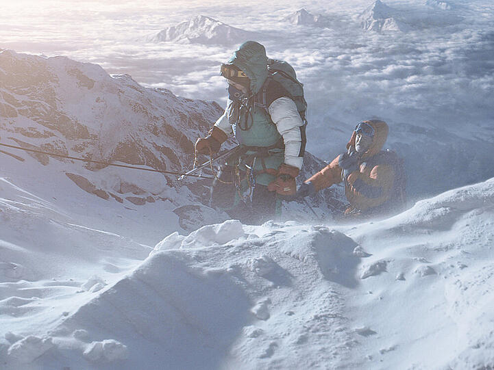 "Everest" handelt von der Tragödie, die sich 1996 am höchsten Berg der Welt ereignete. Der Film hat sich an den literarischen Vorlagen orientiert