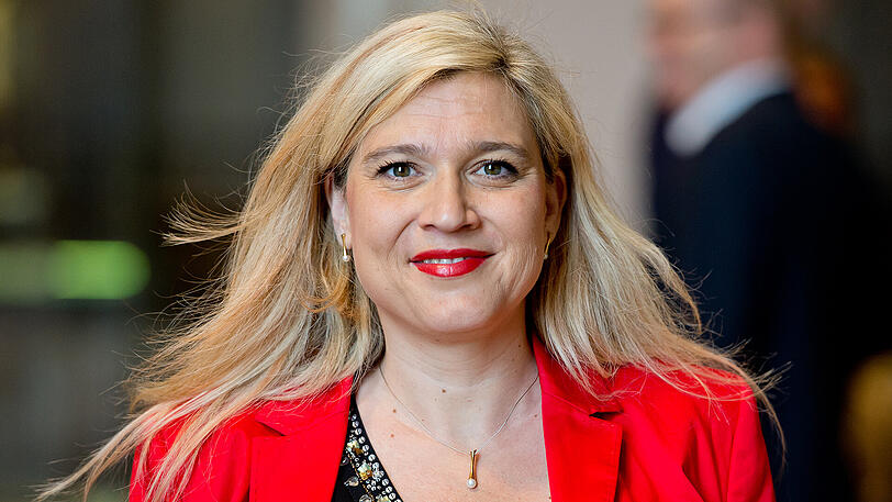 Als Abgeordnete der CSU ist Melanie Huml seit Oktober 2003 Mitglied des Bayerischen Landtags.