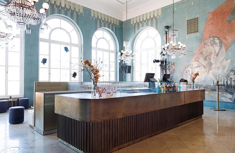 Die neue Theke im Pausenfoyer des G&auml;rtnerplatztheaters - allerdings ohne Kaffeemaschine.