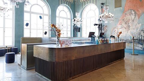 Die neue Theke im Pausenfoyer des G&auml;rtnerplatztheaters.