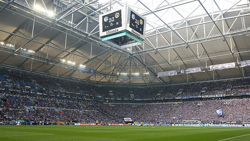 Volle Hütte beim letzten Revierderby auf Schalke im April letzten Jahres. Am Ende stand es 2:2.