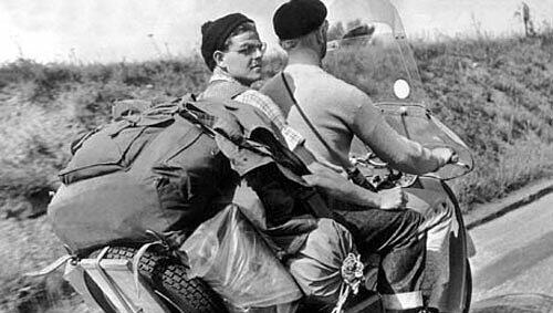 Das Motorrad war in der Vergangenheit ein beliebtes Fortbewegungsmittel. Das Motorrad war in der Vergangenheit ein beliebtes Fortbewegungsmittel.