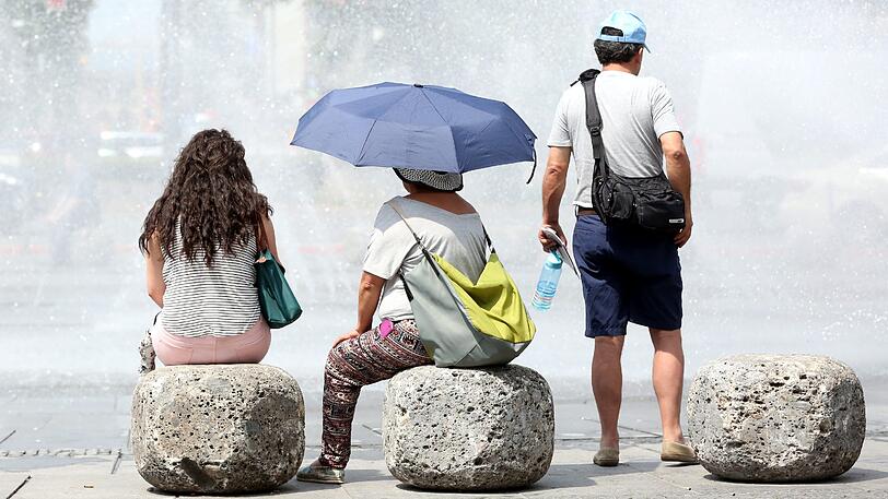 Sonne satt und Temperaturen über 33 Grad: Mitten in der Stadt lässt es sich trotzdem aushalten.