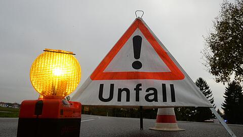 Die Fußgängerin wurde verletzt und musste ins Krankenhaus gebracht werden. (Symbolbild)
