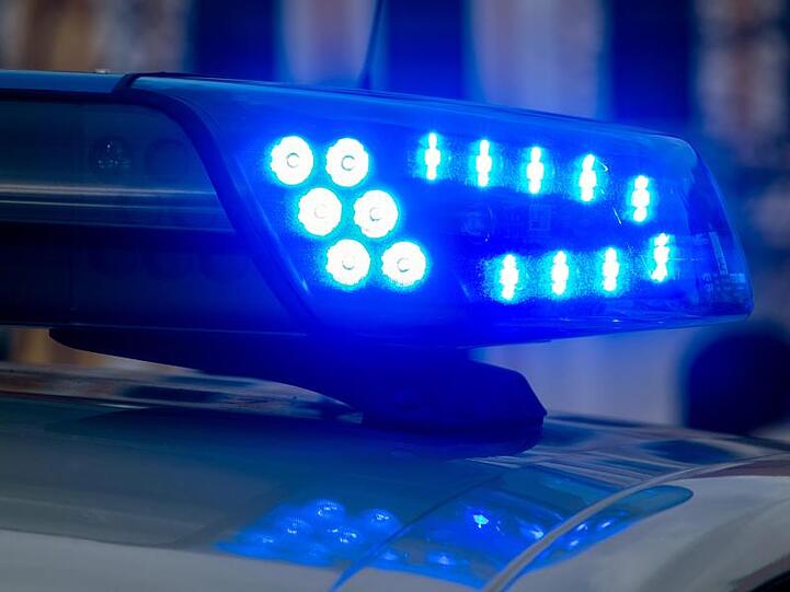 Im Maßregelvollzug in Berlin ist ein 66-Jähriger bei einer Attacke getötet worden.