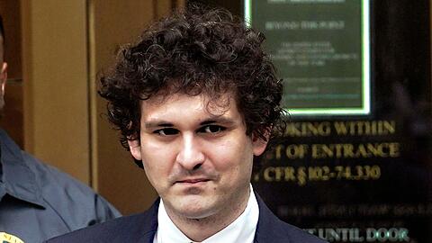 Sam Bankman-Fried, Gr&uuml;nder der Kryptow&auml;hrungs-B&ouml;rse FTX, wurde zu 25 Jahren Haft verurteilt. (Archivbild)