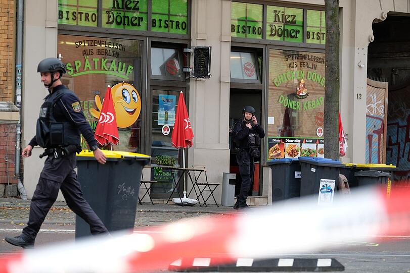 Bei einer Schießerei in Halle sind am Mittwoch zwei Menschen getötet worden.
