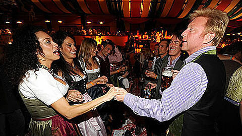 Boris Becker tanzt mit seiner Lilly im Hippodrom