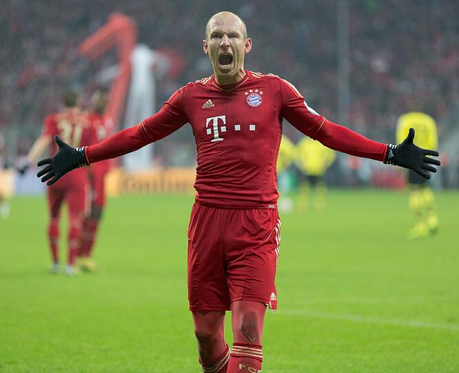 ...starken ersten Halbzeit gewannen die Münchner letztlich verdient mit 1:0. Arjen Robben gelang mit einem sehenswerten Fernschuss kurz vor dem Pausenpfiff der Siegtreffer.
