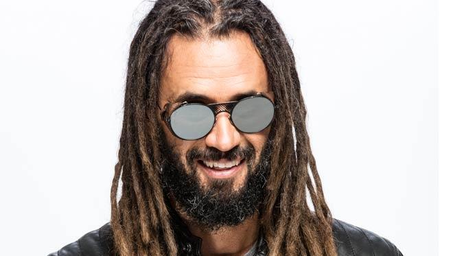 Dactah Chando gehört zu einem der versiertesten Reggae-Künstler, den die spanische Sprache zu bieten hat. Dactah Chando gehört zu einem der versiertesten Reggae-Künstler, den die spanische Sprache zu bieten hat.