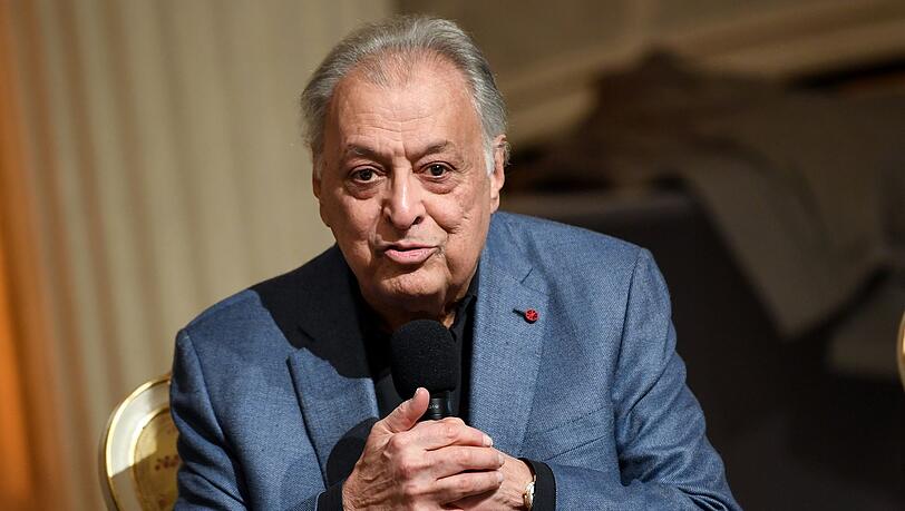 Zubin Mehta, Dirigent, spricht auf einer Pressekonferenz über das Stück "Der Rosenkavalier" an der Staatsoper.