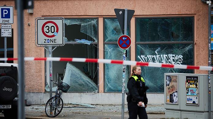 Der Einsatz von Kugelbomben verursachte Schäden und besorgt viele Menschen.