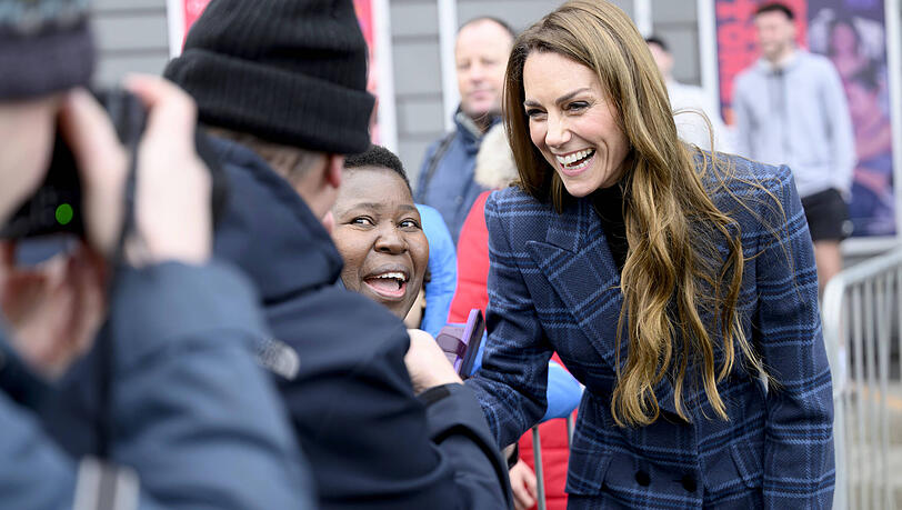 Nach ihrem Ballettbesuch ging es f&uuml;r Prinzessin Kate nach Schottland. Viele Fans erwarteten die 44-J&auml;hrige sehns&uuml;chtig.