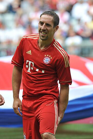 FRANCK RIBERY: Der Franzose kam nach 60 Minuten für Kroos. Man merkte ihm an, dass er noch nicht fit ist. Viel Streuung in seinen Bällen, ihm fehlen Praxis und Spritzigkeit. Note 4