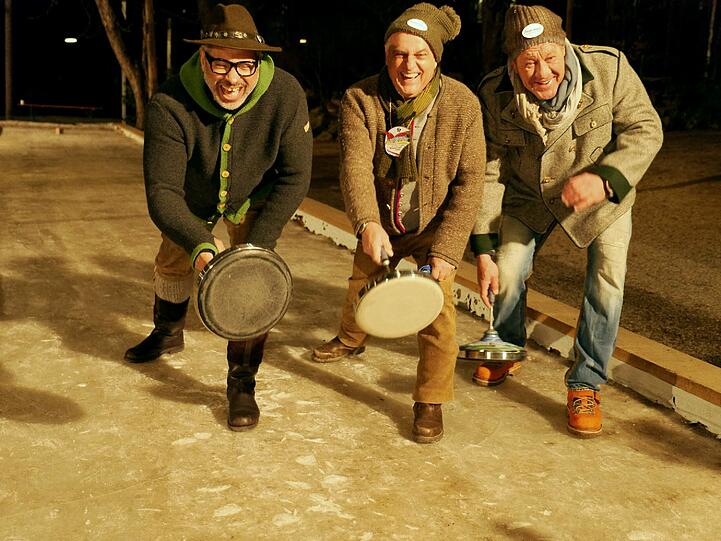 Promi-Eisstockschießen 2015 mit Trachten Angermaier: Die Bilder vom Event.