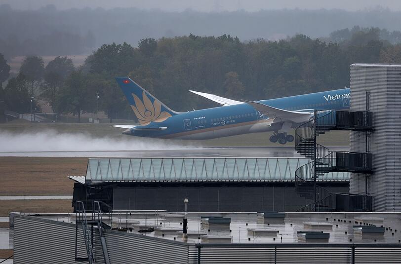Die Bundesstelle für Flugunfalluntersuchung nennt Details zum Beinahe-Unfall mit einer Maschine von Vietnam Airlines in München. (Archivbild) Die Bundesstelle für Flugunfalluntersuchung nennt Details zum Beinahe-Unfall mit einer Maschine von Vietnam Airlines in München. (Archivbild)