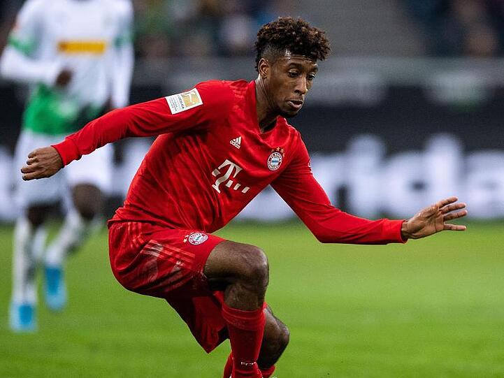 Kingsley Coman spielt den Ball. Foto: Marius Becker/dpa/Archivbild