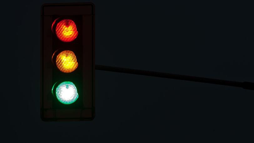 Zahlreiche Ampeln sind in München am Donnerstagnachmittag ausgefallen. (Symbolbild)