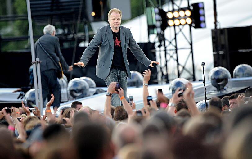 "Schiffsverkehr" zwischen Rostock, Leipzig und München: Herbert Grönemeyer ist wieder auf Tour. Sehen Sie hier die besten Bilder.