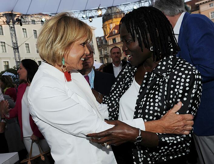 Uschi Glas (l.) und Auma Obama.