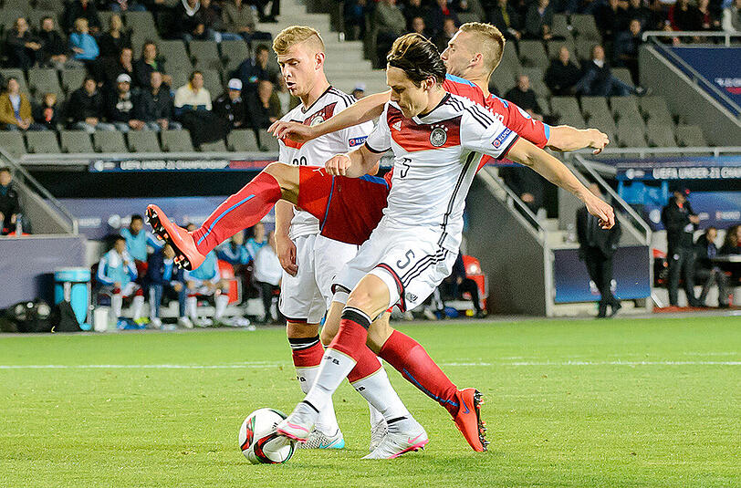 Obwohl der DFB-Nachwuchs "nur" Remis gegen den Gastgeber aus Tschechien spielte, zog die Mannschaft ins Halbfinale der U21-EM ein - und löst so gleichzeitig auch für die Olympischen Spiele in Rio 2016.