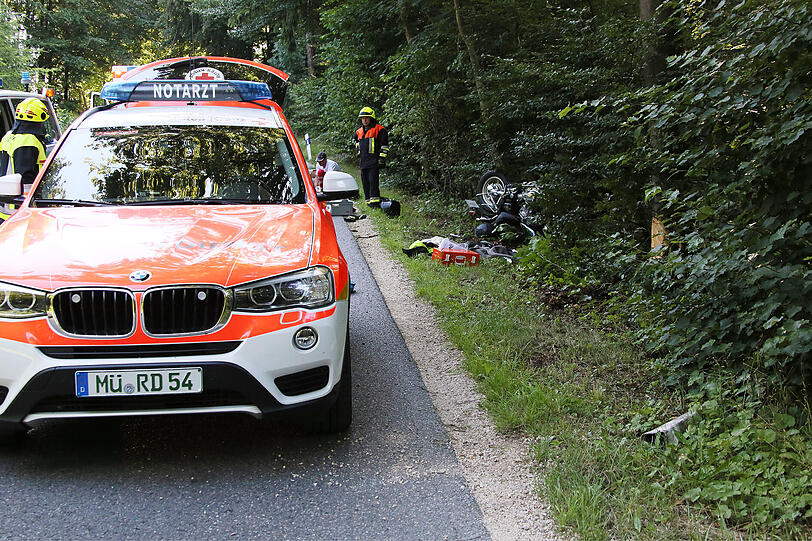 In einer langezogenen linkskurve verlor der 47-Jährige die Kontrolle über sein Motorrad.
