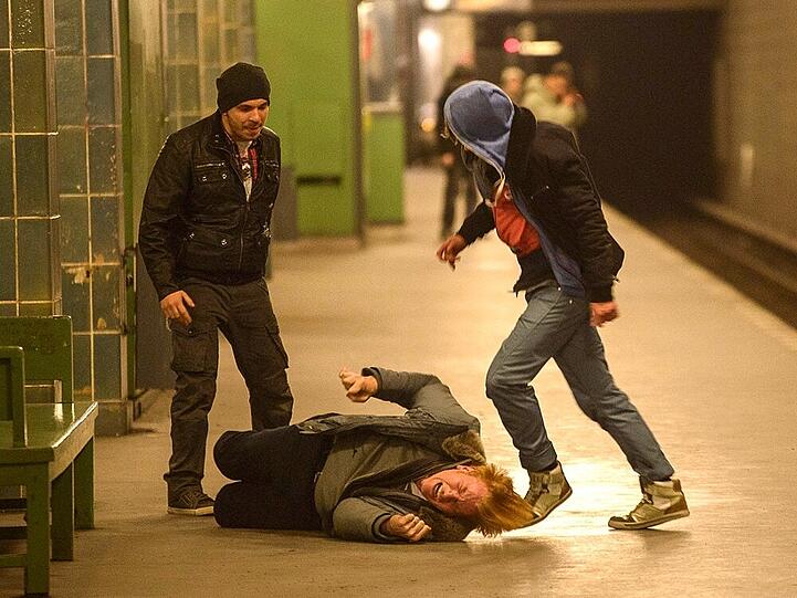 So ähnlich wie in dieser Filmszene könnte es sich auch bei Dominik Brunner abgespielt haben