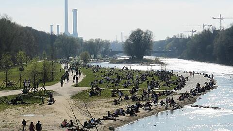 Ein perfekter Moment: Die Isar war am Wochenende sehr gut besucht.