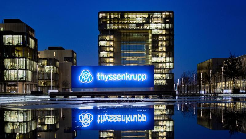 Die Konzernzentrale von ThyssenKrupp in Essen. Mit den Einnahmen aus dem Verkauf der Aufzugssparte sieht sich der Konzern in der Lage, den Umbau des Unternehmens konsequent voranzutreiben. Die Konzernzentrale von ThyssenKrupp in Essen. Mit den Einnahmen aus dem Verkauf der Aufzugssparte sieht sich der Konzern in der Lage, den Umbau des Unternehmens konsequent voranzutreiben.