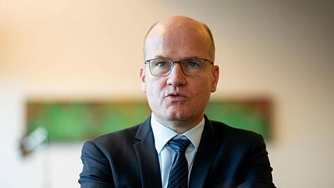 Einen Favoriten für das Amt des Parteichefs nannte Brinkhaus explizit nicht: "Ich bleibe dabei, als Fraktionsvorsitzender werde ich mich nicht zu einzelnen Namen äußern.".