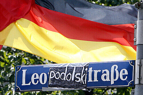 Wer feiert am Mittwoch auf er Leopoldstraße? Egal ob deutsche oder türkische Fans, es werden sehr viele sein.