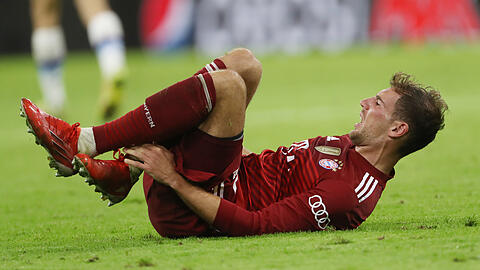 Patellasehnenprobleme stoppen ihn: Bayern-Star Leon Goretzka, der den Rückrundenstart gegen Borussia Mönchengladbach verpasste. Trainer Julian Nagelsmann macht sich Sorgen.
