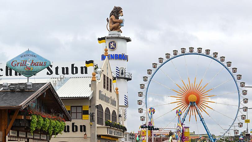 Ein Besuch auf dem Oktoberfest kann für Familien kostspielig sein. Doch es gibt Möglichkeiten, Geld zu sparen Ein Besuch auf dem Oktoberfest kann für Familien kostspielig sein. Doch es gibt Möglichkeiten, Geld zu sparen