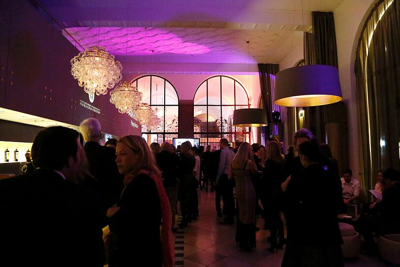 Ein Blick auf die Bar im Rilano No.6 Lenbach Palais bei der AMREF Charity Gala "Come fly with us". Dort fand am 21.03.2014 die Gala zugunsten des Jubiläums 50 Jahre AMREF FLYING DOCTORS statt.
