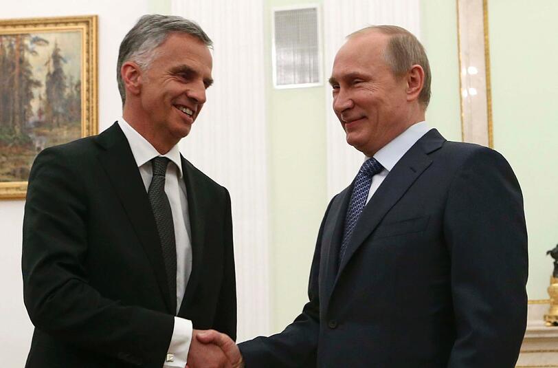 Haben die Gespräche Früchte getragen? Kreml-Chef Wladimir Putin traf den OSZE-Präsidenten Didier Burkhalter in Moskau. Wenig später forderte er die Verschiebung des Referendums in der Ostukraine.