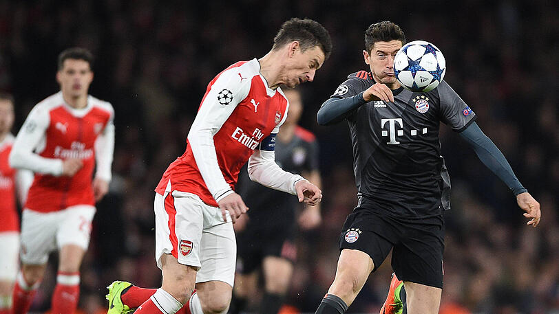 Seit 2010 beim FC Arsenal: Laurent Koscielny (li.).