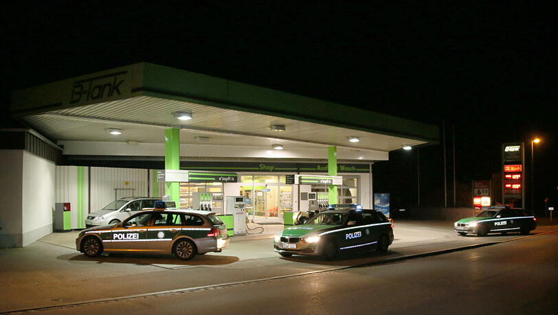 Fast leer ging ein Einbrecher nach einem Überfall auf eine Nymphenburger Tankstelle aus. (Archivbild)
