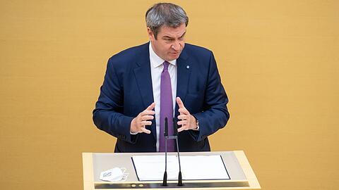 Bayerns Ministerpräsident Markus Söder gibt im bayerischen Landtag eine Regierungserklärung.