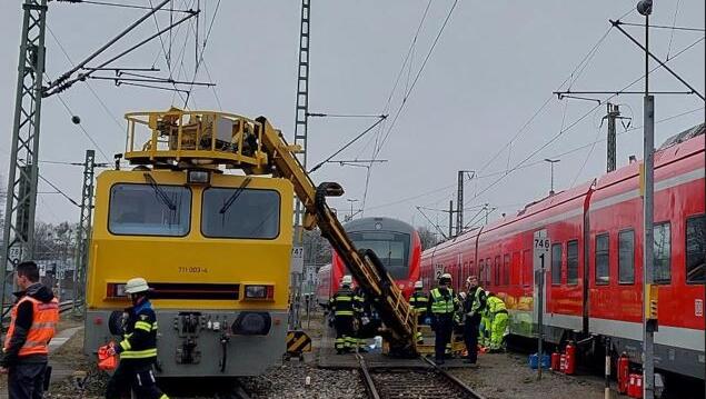 Schwerer Arbeitsunfall im ICE-Betriebswerk in München. Arbeiter kommt mit Verbernnungen in Klinik.
