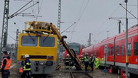 Schwerer Arbeitsunfall im ICE-Betriebswerk in München. Arbeiter kommt mit Verbrennungen in Klinik.