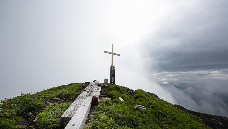 Ein "neues" Kreuz steht nun auf dem Gipfel des Schafreiters bei Vorderriss in der Nähe von Lenggries. Ein "neues" Kreuz steht nun auf dem Gipfel des Schafreiters bei Vorderriss in der Nähe von Lenggries.