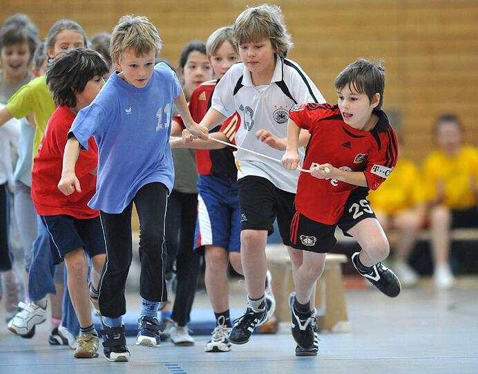 Neben dem Schulsport, sollten Kinder noch anderen Sport machen (Symbolfoto).