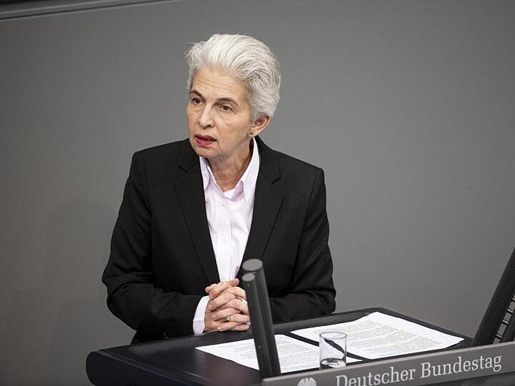 "Freiwillig zur Bundeswehr gehen können junge Menschen schon heute", sagt Marie-Agnes Strack-Zimmermann.