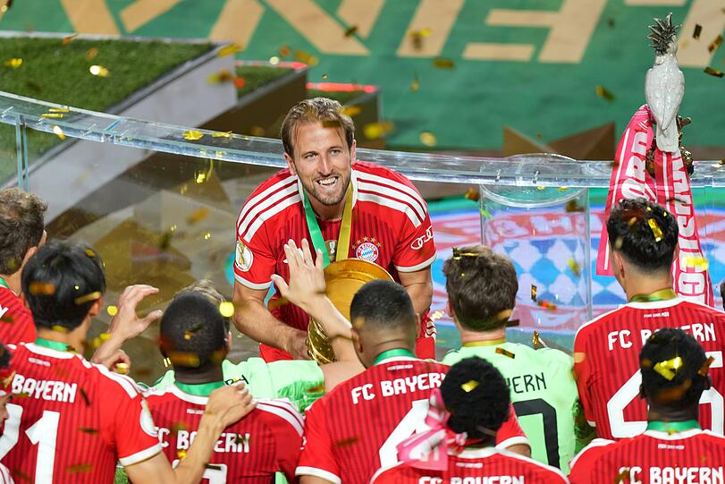 Harry Kane ist zum ersten Mal DFB-Pokalsieger, entsprechend groß ist die Freude. Harry Kane ist zum ersten Mal DFB-Pokalsieger, entsprechend groß ist die Freude.
