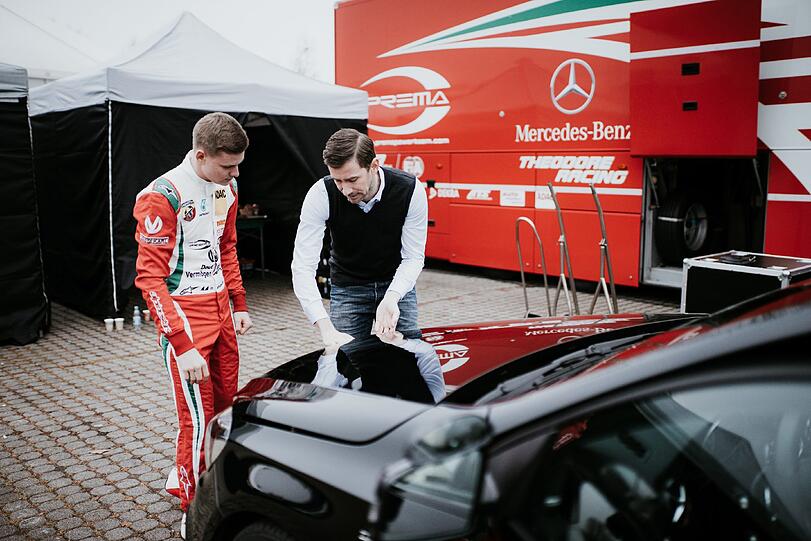 Hinter den Kulissen: Mick Schumacher und Harry G am Set