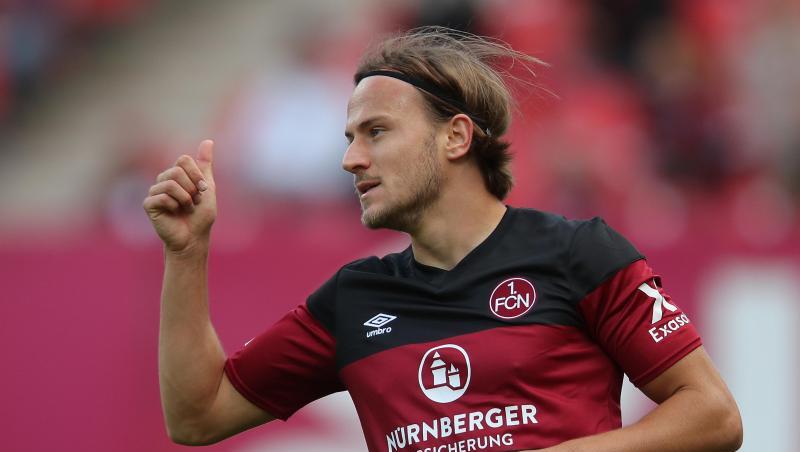 Der Nürnberger Felix Lohkemper reagiert auf den Spielverlauf.